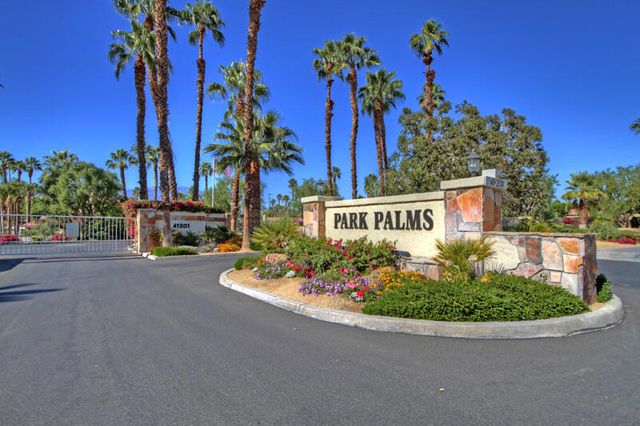 204 Lakecrest Lane, Palm Desert, CA 92260