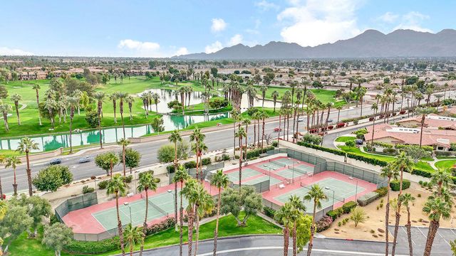 204 Lakecrest Lane, Palm Desert, CA 92260