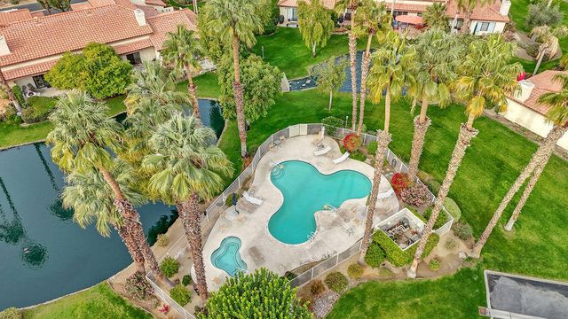 204 Lakecrest Lane, Palm Desert, CA 92260