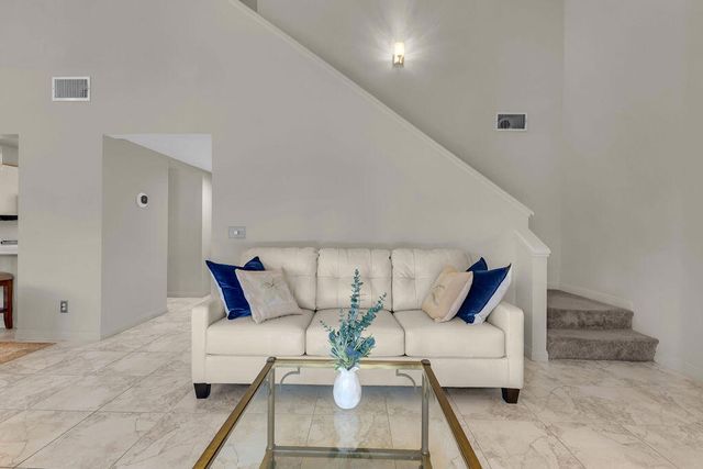 204 Lakecrest Lane, Palm Desert, CA 92260