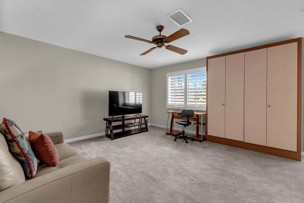 Image 24 of property listing at 204 Lakecrest Lane, Palm Desert, CA 92260