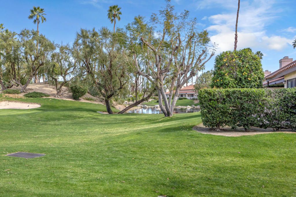 Image 33 of property listing at 204 Lakecrest Lane, Palm Desert, CA 92260