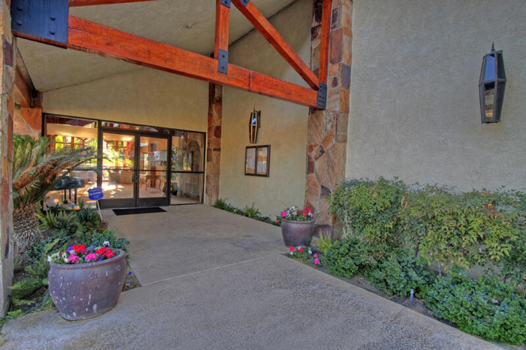 Image 46 of property listing at 204 Lakecrest Lane, Palm Desert, CA 92260