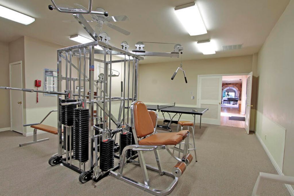 Image 50 of property listing at 204 Lakecrest Lane, Palm Desert, CA 92260