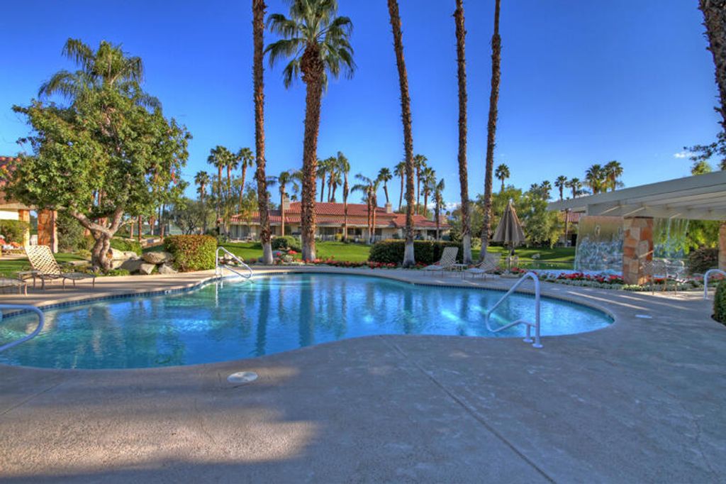 Image 51 of property listing at 204 Lakecrest Lane, Palm Desert, CA 92260