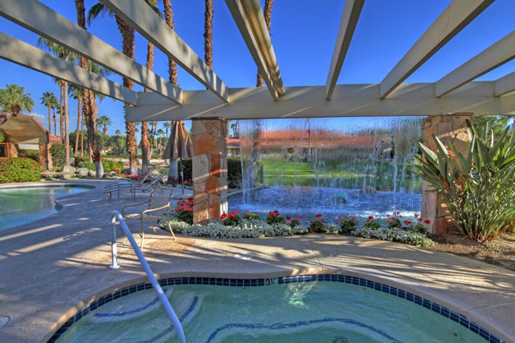 Image 52 of property listing at 204 Lakecrest Lane, Palm Desert, CA 92260