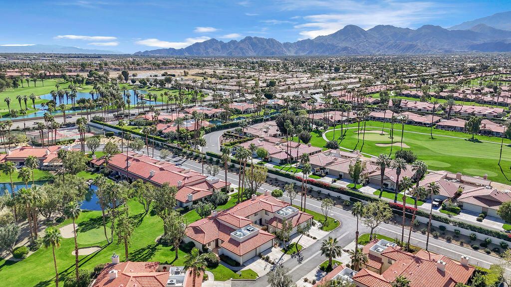 Image 59 of property listing at 204 Lakecrest Lane, Palm Desert, CA 92260