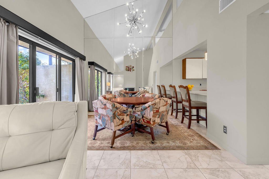 Image 9 of property listing at 204 Lakecrest Lane, Palm Desert, CA 92260