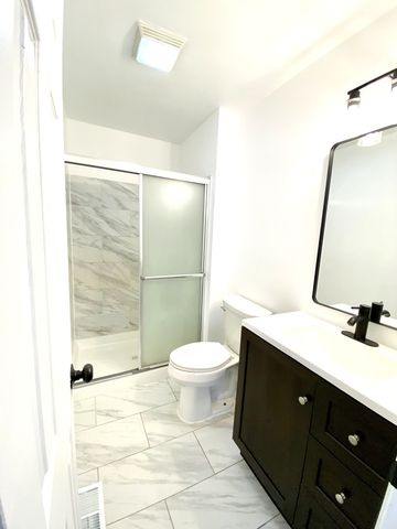 629 W Streamwood Boulevard A, Streamwood, IL 60107