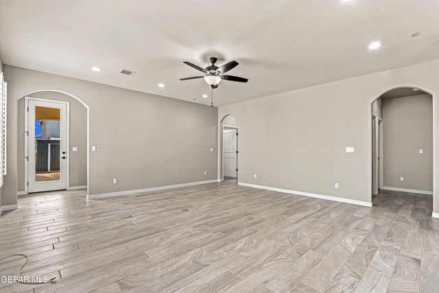 10748 WALDEN POND Street, El Paso, TX 79924
