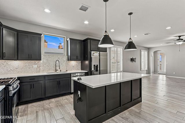 10748 WALDEN POND Street, El Paso, TX 79924