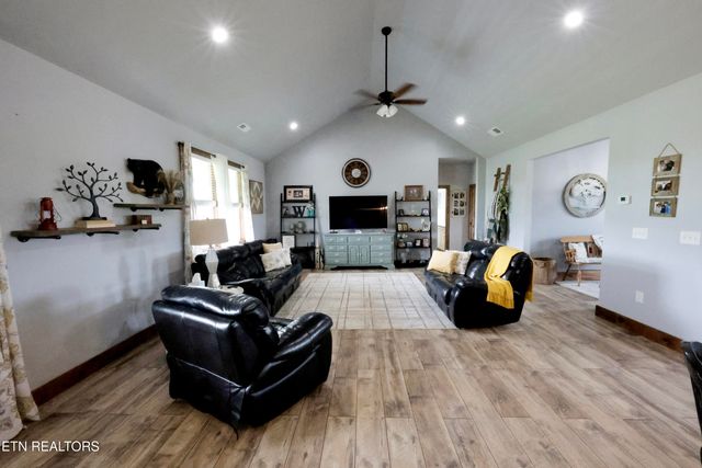 1014 Fair Meadow Drive, Dandridge, TN 37725