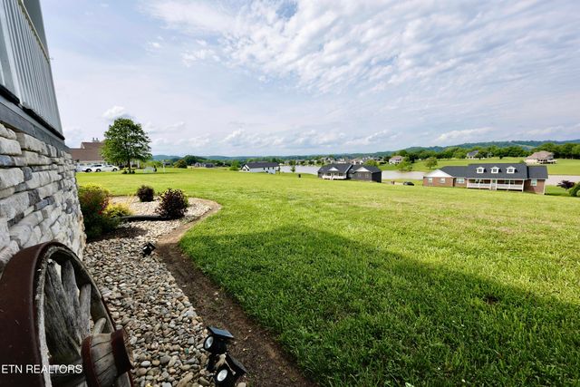 1014 Fair Meadow Drive, Dandridge, TN 37725