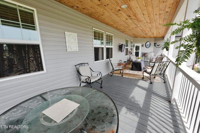 1014 Fair Meadow Drive, Dandridge, TN 37725