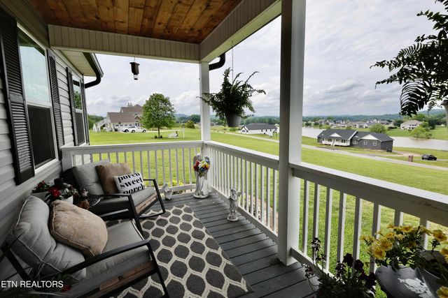 1014 Fair Meadow Drive, Dandridge, TN 37725