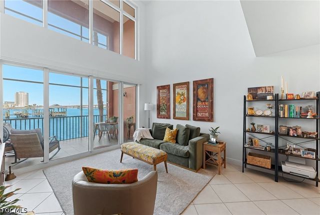 2743 1st ST 102, Fort Myers, FL 33916