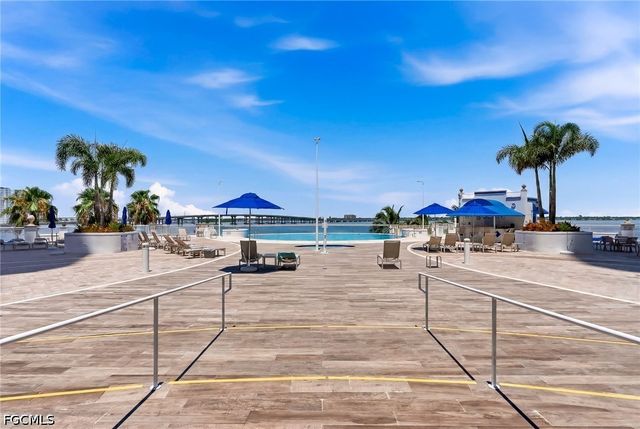 2743 1st ST 102, Fort Myers, FL 33916