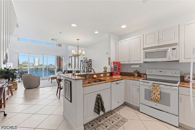 2743 1st ST 102, Fort Myers, FL 33916