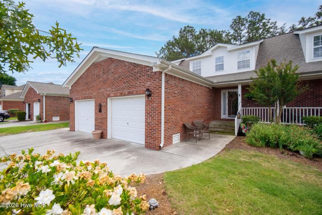 9306 Long Putt Court, Wilmington, NC 28412