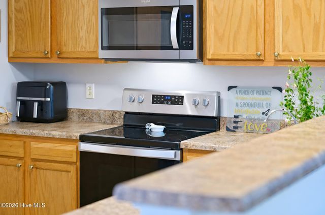 9306 Long Putt Court, Wilmington, NC 28412
