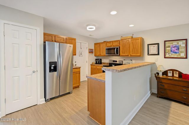 9306 Long Putt Court, Wilmington, NC 28412