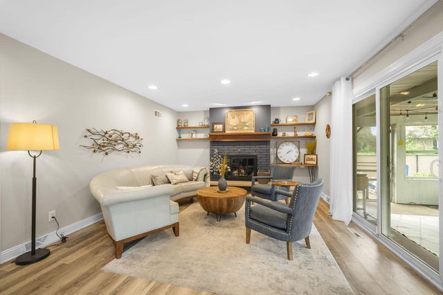 S94W23075 Meadow View LANE, Big Bend, WI 53103