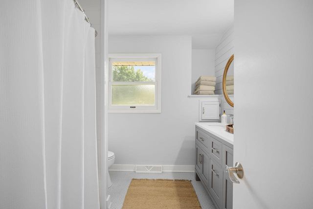 S94W23075 Meadow View LANE, Big Bend, WI 53103