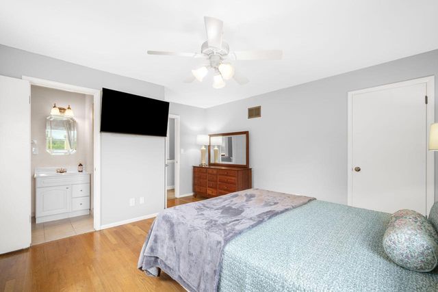 S94W23075 Meadow View LANE, Big Bend, WI 53103