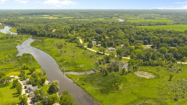 S94W23075 Meadow View LANE, Big Bend, WI 53103