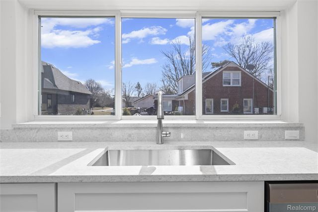 21955 Deer Brook Drive 3, Southfield, MI 48075