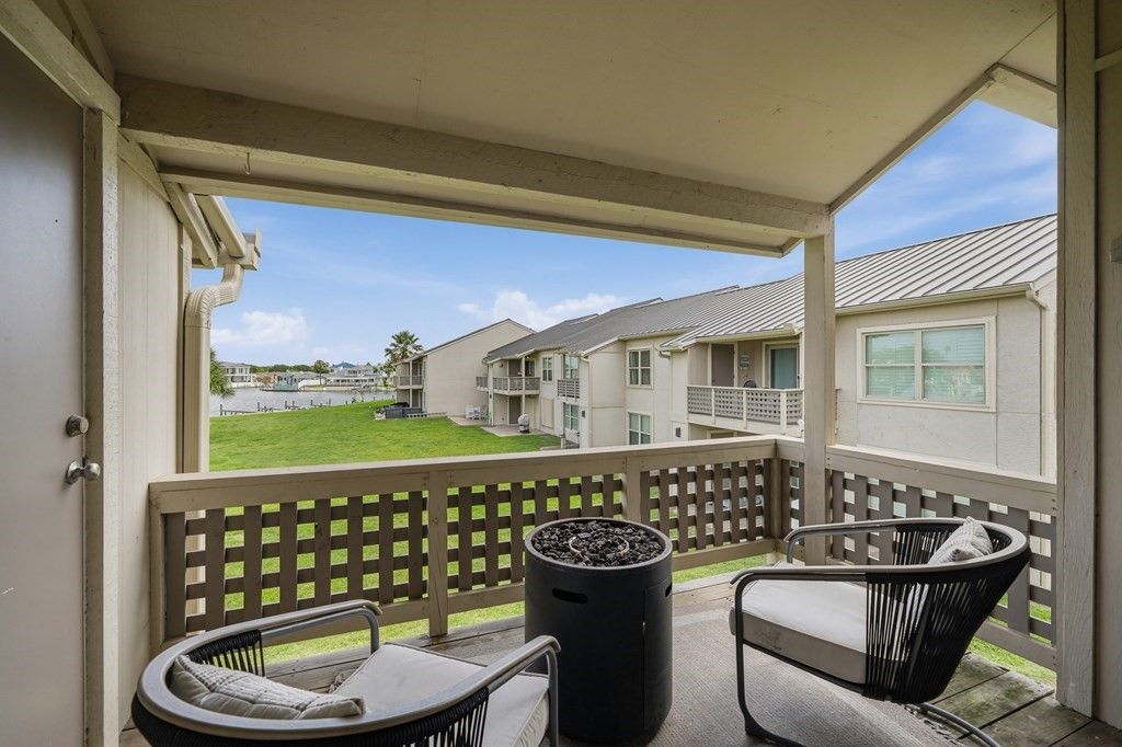 2412 Bayhouse Dr 2412, Rockport, TX 78382 — photo 3