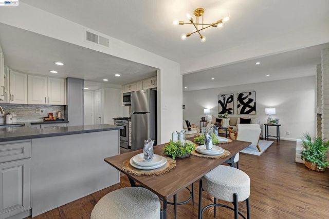 34246 Arizona St 20, Union City, CA 94587