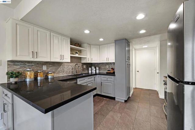 34246 Arizona St 20, Union City, CA 94587
