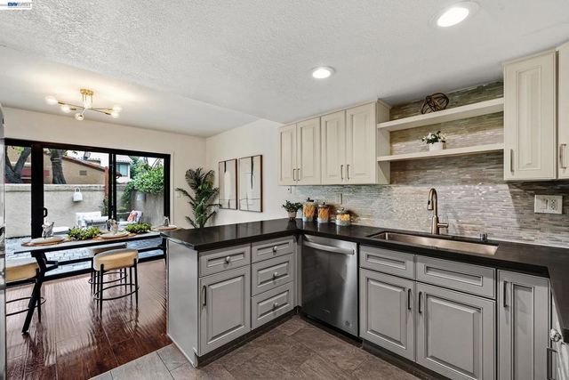 34246 Arizona St 20, Union City, CA 94587