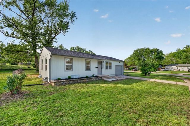 1720 S Ellison Way, Independence, MO 64050