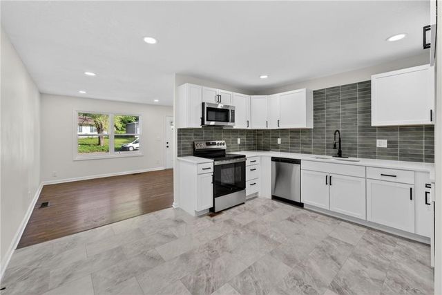 1720 S Ellison Way, Independence, MO 64050