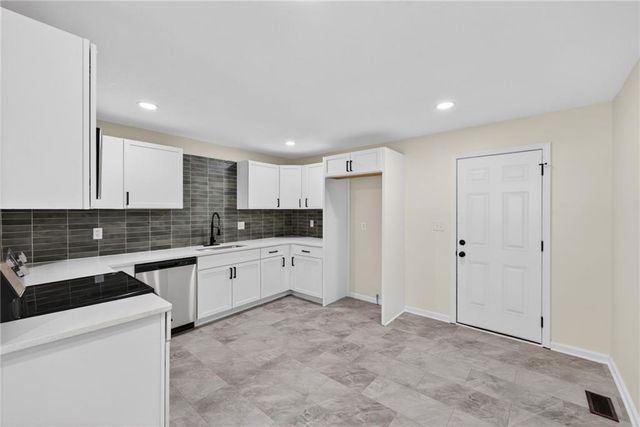 1720 S Ellison Way, Independence, MO 64050