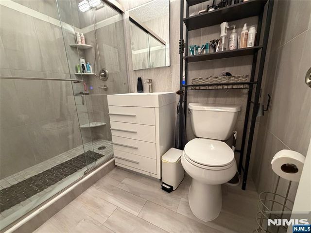 555 North Avenue 4A, Fort Lee, NJ 07024