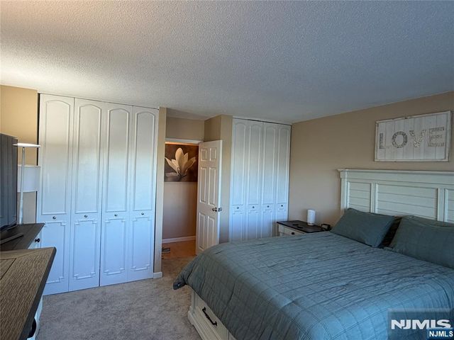 555 North Avenue 4A, Fort Lee, NJ 07024