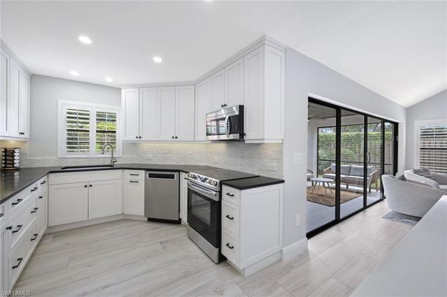 714 Reef Point CIR, Naples, FL 34108