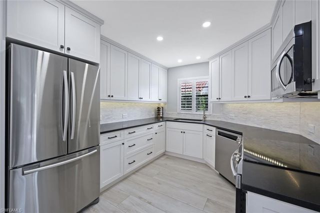 714 Reef Point CIR, Naples, FL 34108