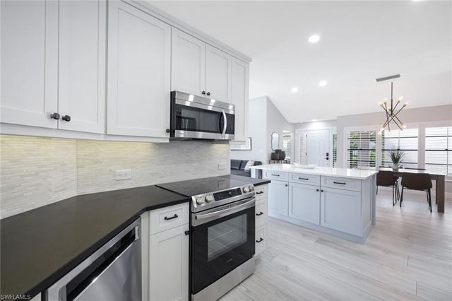 714 Reef Point CIR, Naples, FL 34108