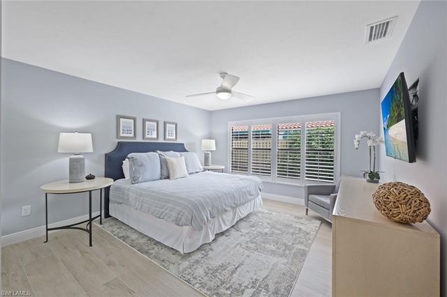 714 Reef Point CIR, Naples, FL 34108