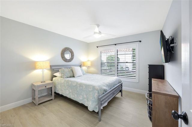 714 Reef Point CIR, Naples, FL 34108