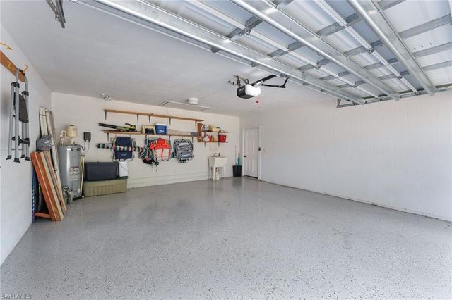 714 Reef Point CIR, Naples, FL 34108