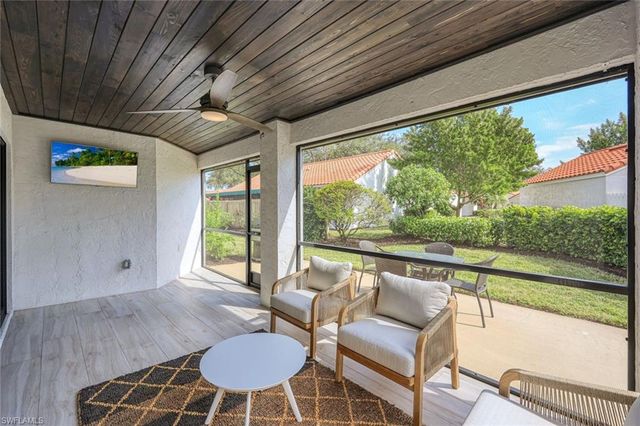 714 Reef Point CIR, Naples, FL 34108