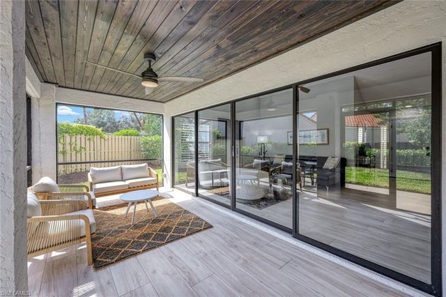 714 Reef Point CIR, Naples, FL 34108