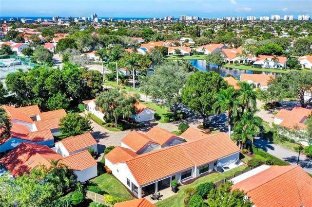 714 Reef Point CIR, Naples, FL 34108