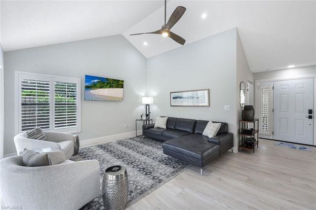 714 Reef Point CIR, Naples, FL 34108