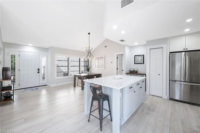 714 Reef Point CIR, Naples, FL 34108